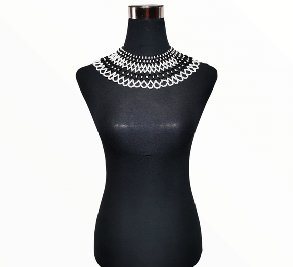 Xhosa Necklace Medium Black/White